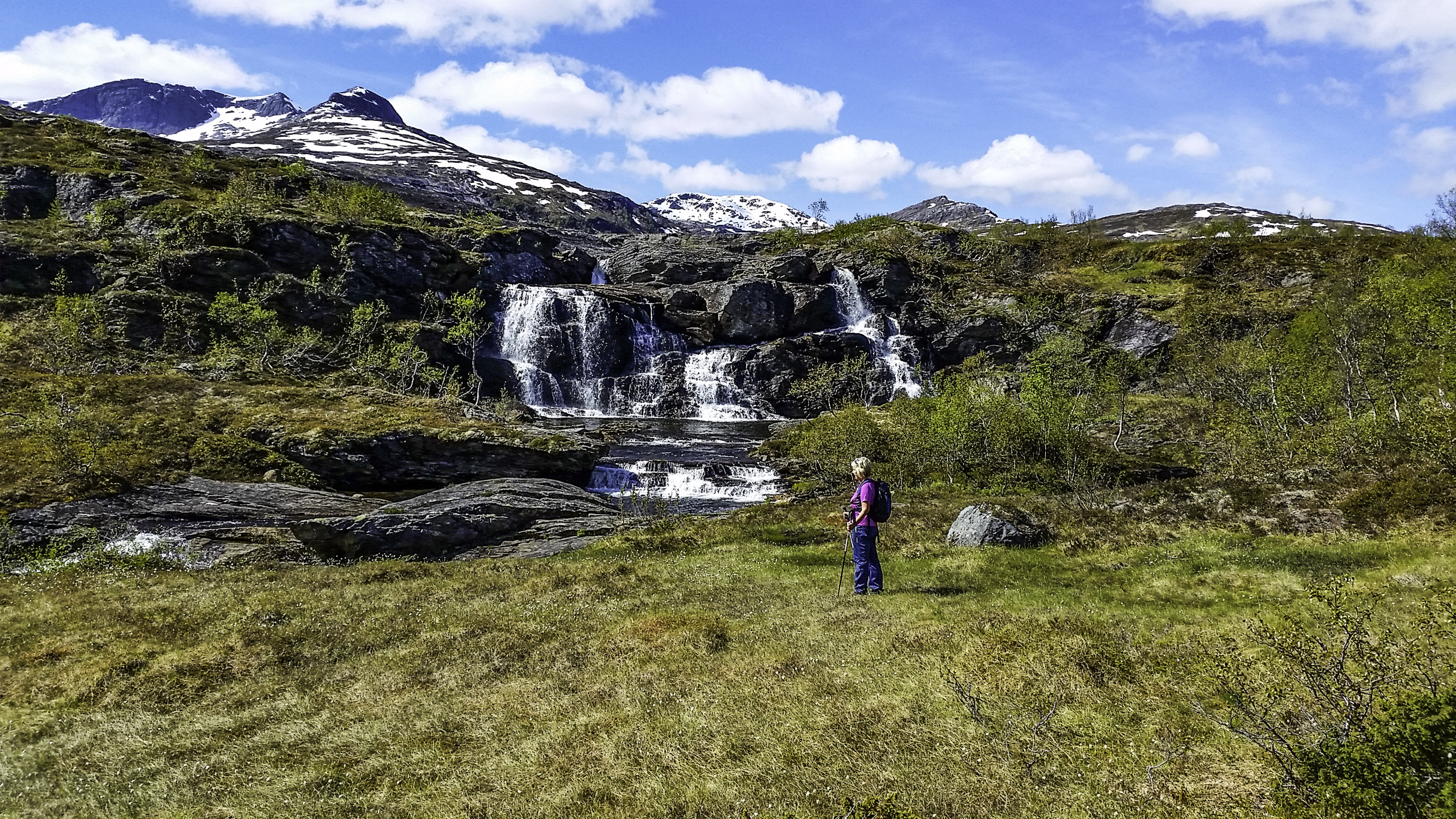 Lielvvatnet har fine fosser ved utløpet.
